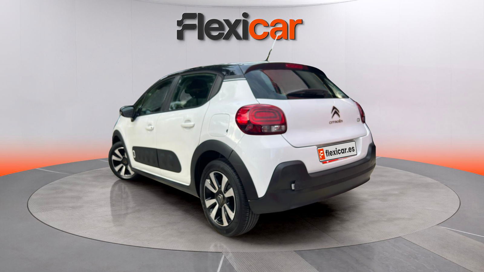 https://cdn-flexicar.caraffinity.it/public_appraisal_images_pro/images/stock/167501/JxyRAJfFXI__WhatsApp Image 2025-07-13 at 11.33.31 (1).jpeg